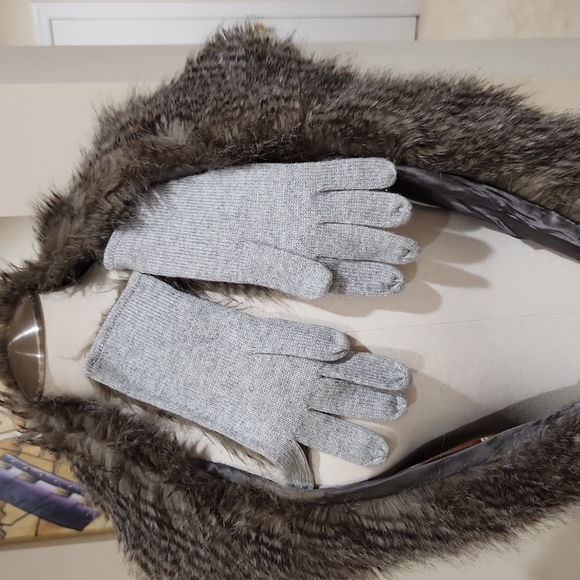 Collar and glove set - Picture 5 of 10